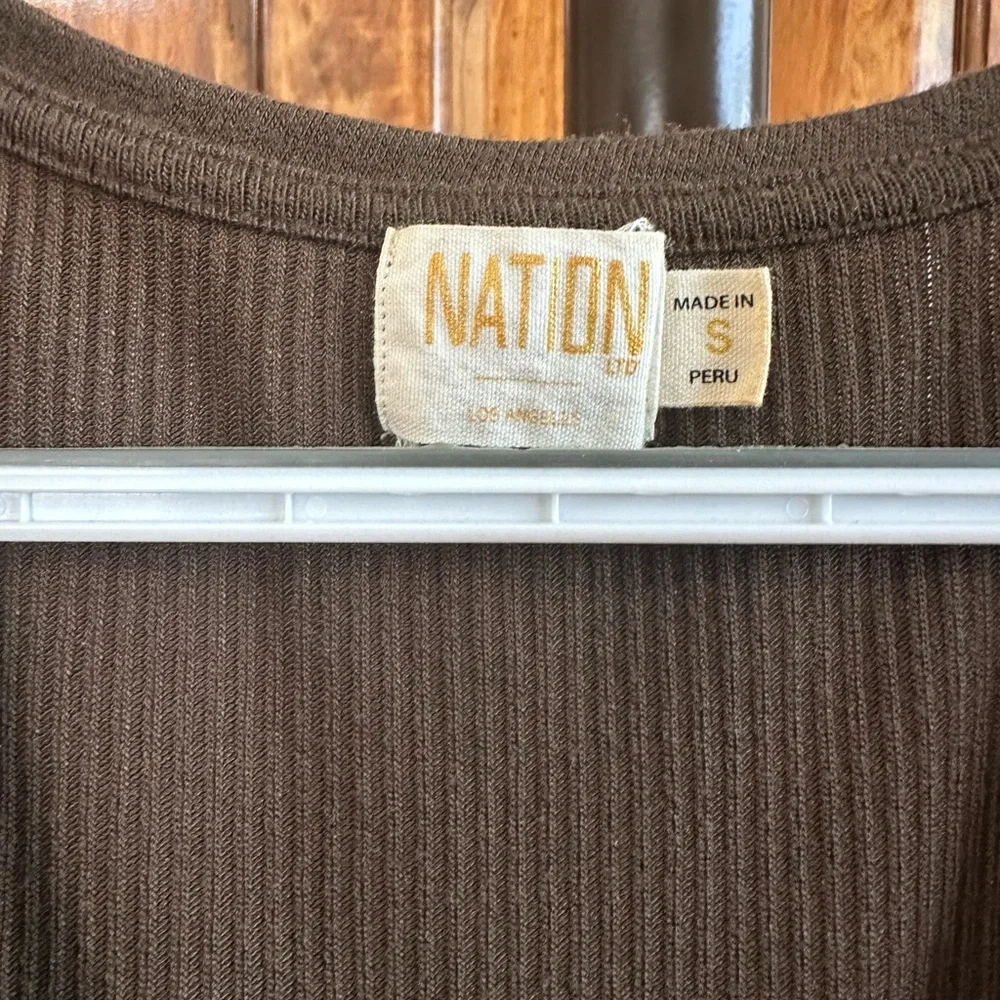 NATION LTD Long Sleeve, Poof Shoulder, Ribbed Top Size Small, Brown - Picture 2 of 5